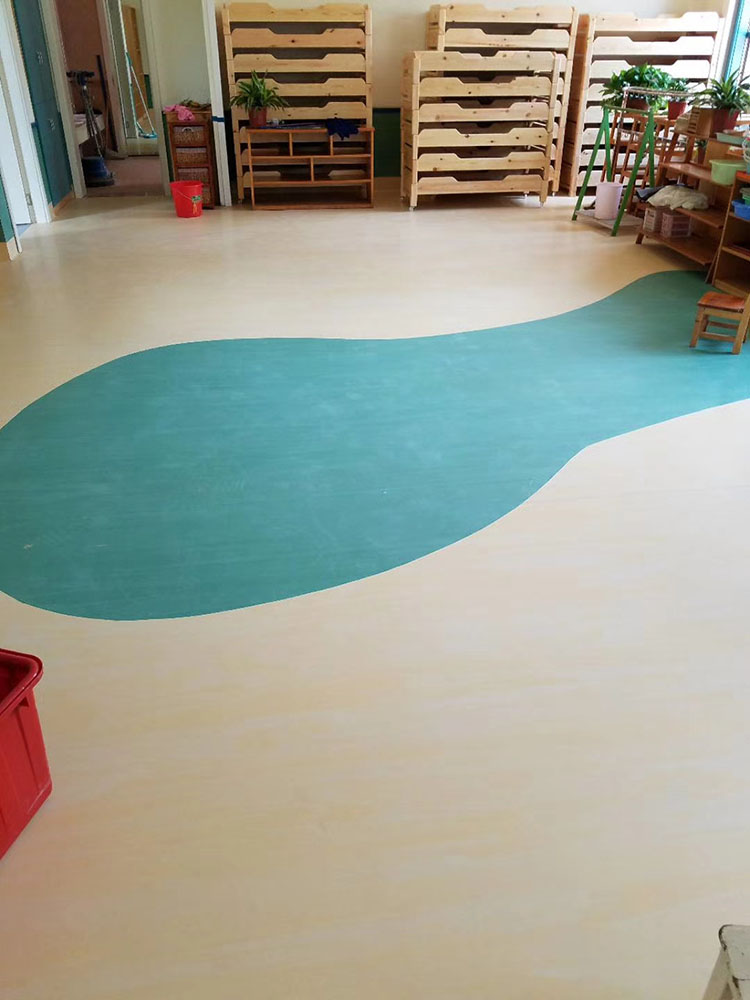 2017-11-13-1510555793457311.jpg 塑胶地板卷材工程案例 (25).jpg