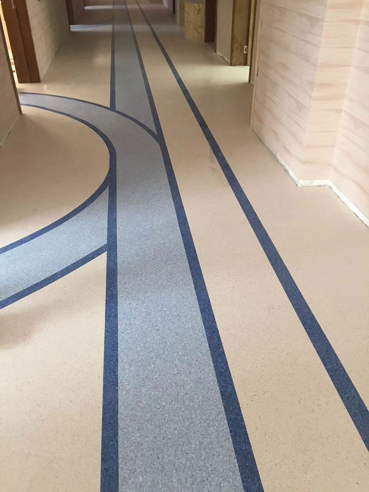 2017-11-13-1510555813878896.jpg 塑胶地板卷材工程案例 (31).jpg