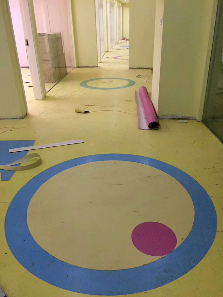 2017-11-13-1510555878178534.jpg 塑胶地板卷材工程案例 (33).jpg