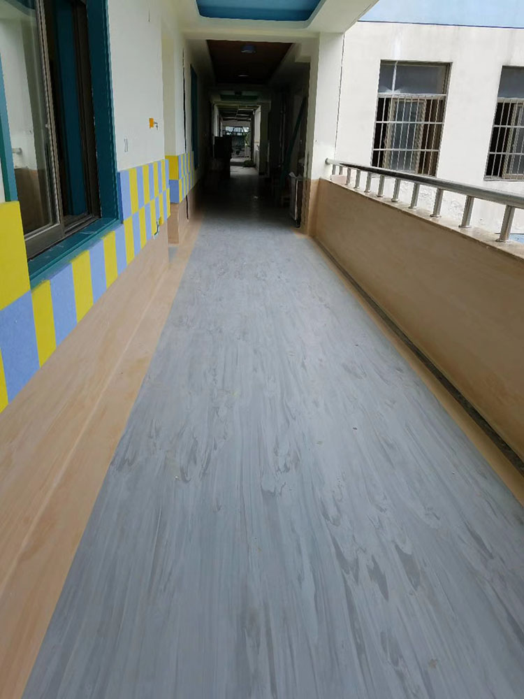 2017-11-13-1510556809724595.jpg 同质透心地板工程案例 (14).jpg