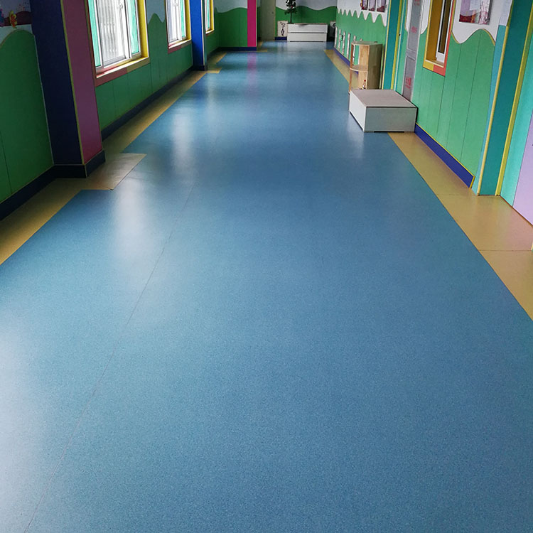 2017-11-13-1510561812830398.jpg 幼儿园专用塑胶塑胶地板案例 (5).jpg